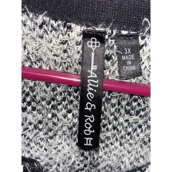 Allie & Rob Cardigan Black White Plaid Fuzzy Knit Button Front Size 3X - Picture 4 of 8